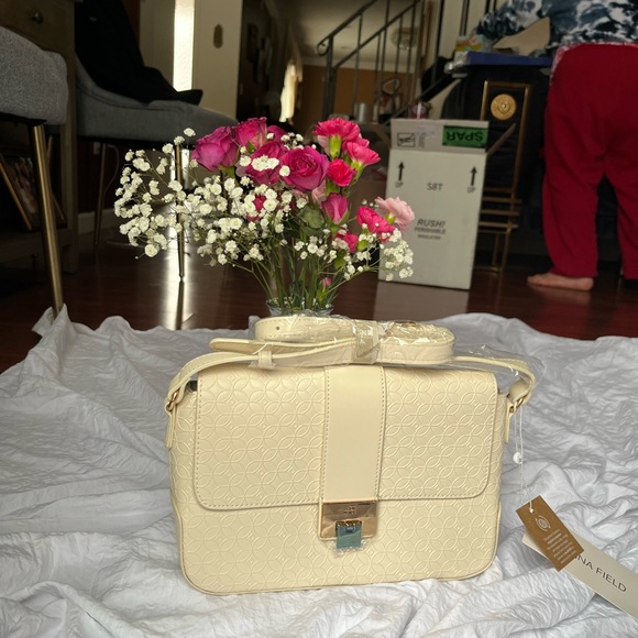 Cream Shoulder Bag - Picture 1 of 3